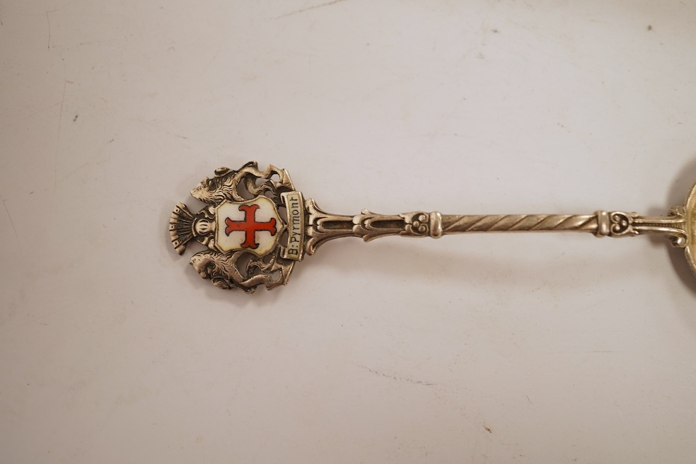 A small quantity of assorted 18th and later silver flatware, including two George III Old English pattern table spoons 11.6oz.